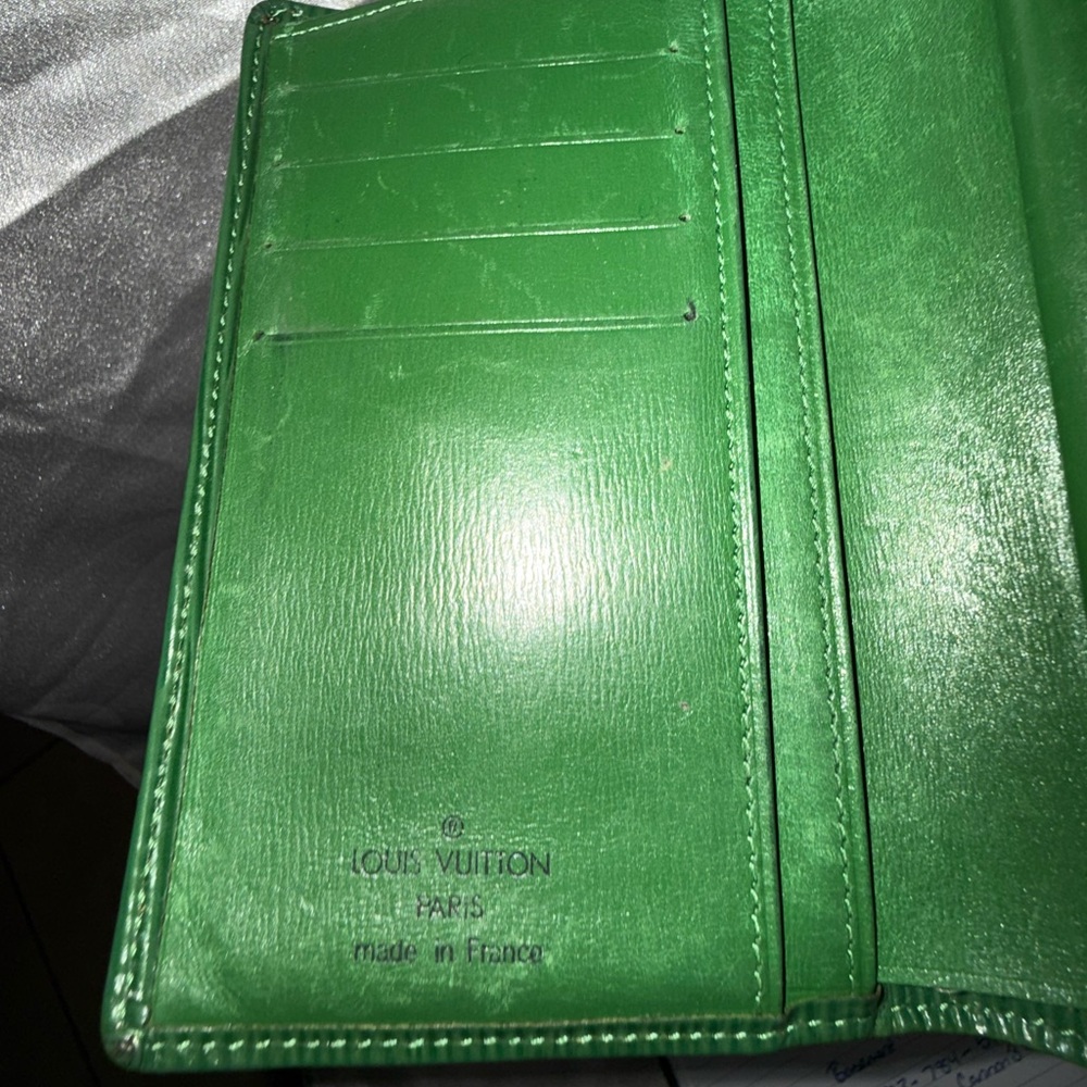 Louis Vuitton Green Bifold Kisslock Wallet/MI0975 - Picture 5 of 15